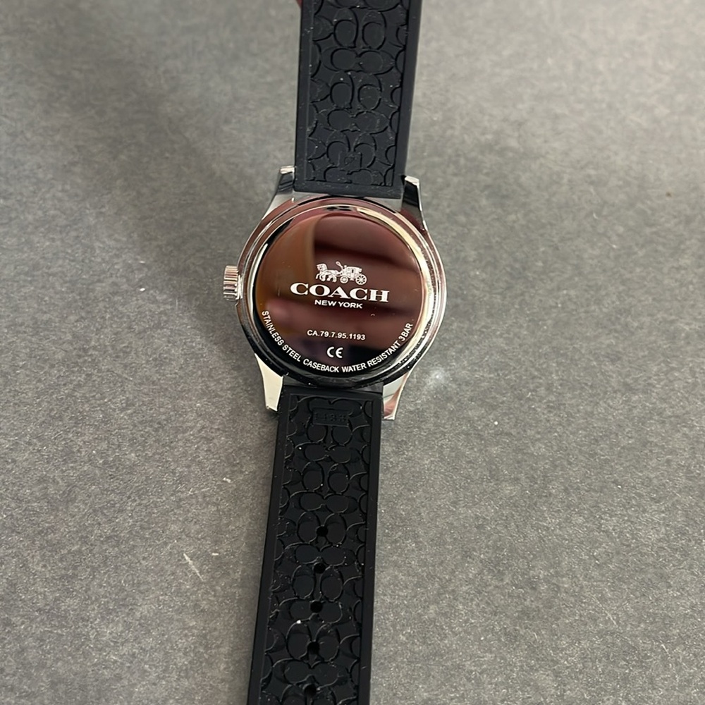 Coach watch - Picture 3 of 8